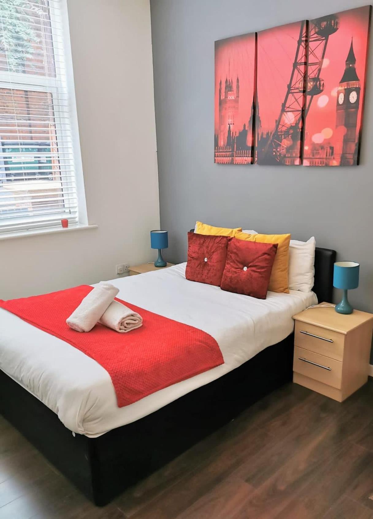 J Quarter - Sleeps 5 Long Term & Families Comfortably, 4 Beds, 2 Bathrooms Birmingham Ngoại thất bức ảnh
