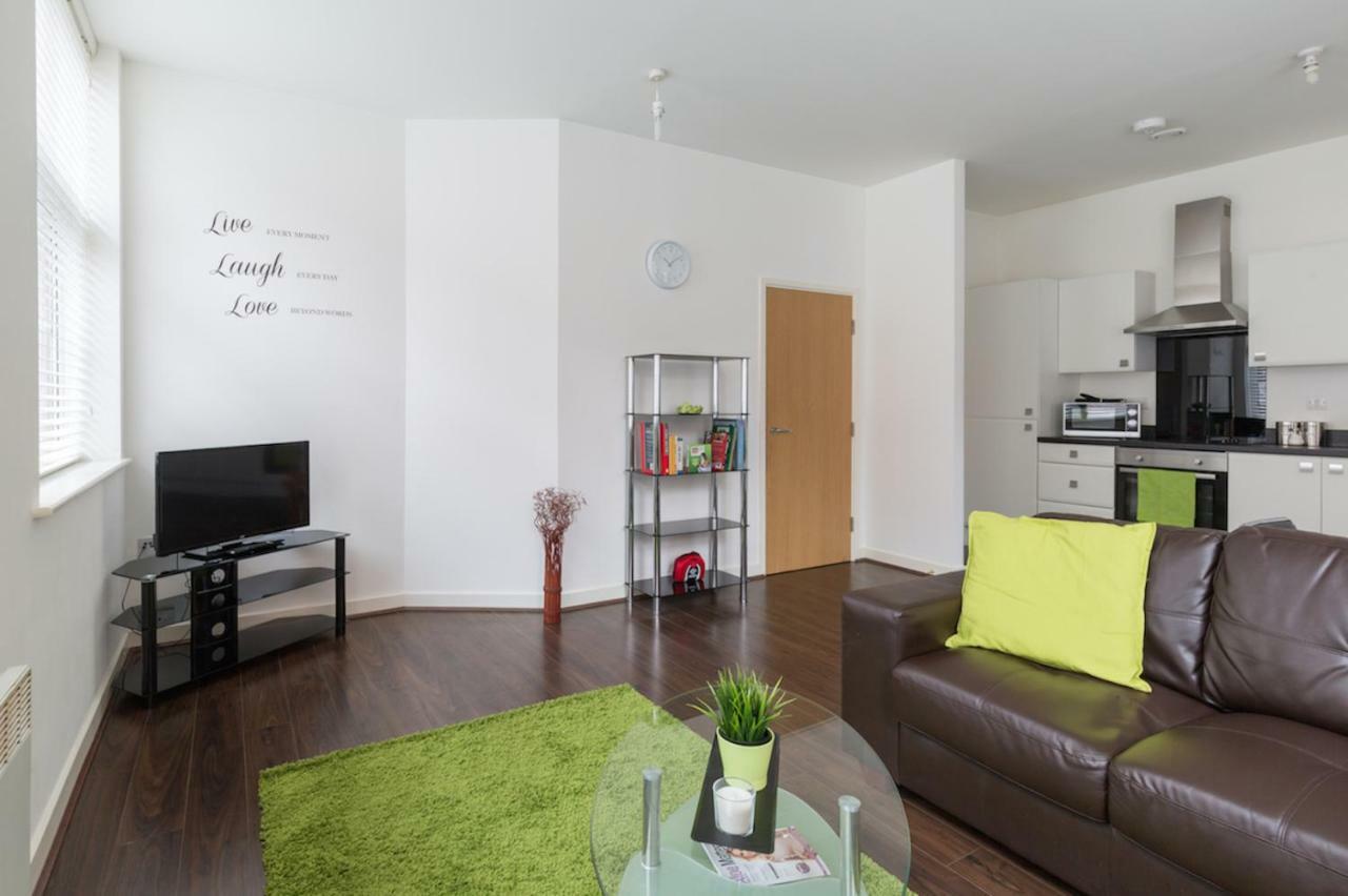 J Quarter - Sleeps 5 Long Term & Families Comfortably, 4 Beds, 2 Bathrooms Birmingham Ngoại thất bức ảnh