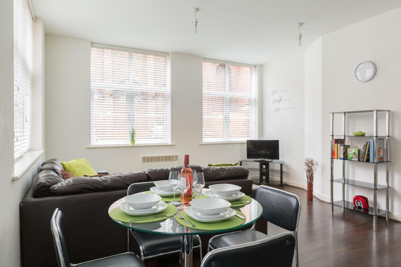 J Quarter - Sleeps 5 Long Term & Families Comfortably, 4 Beds, 2 Bathrooms Birmingham Ngoại thất bức ảnh