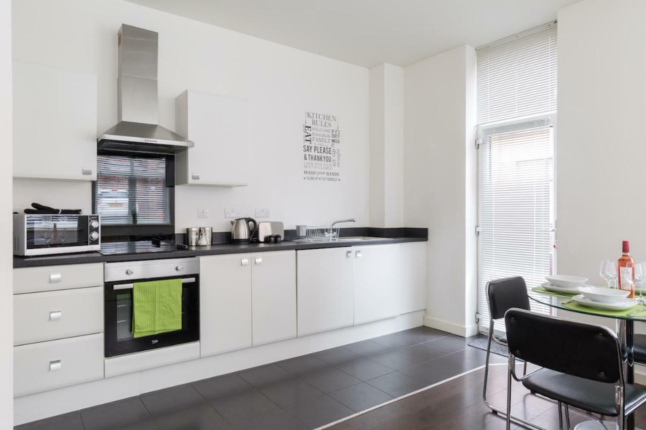 J Quarter - Sleeps 5 Long Term & Families Comfortably, 4 Beds, 2 Bathrooms Birmingham Ngoại thất bức ảnh
