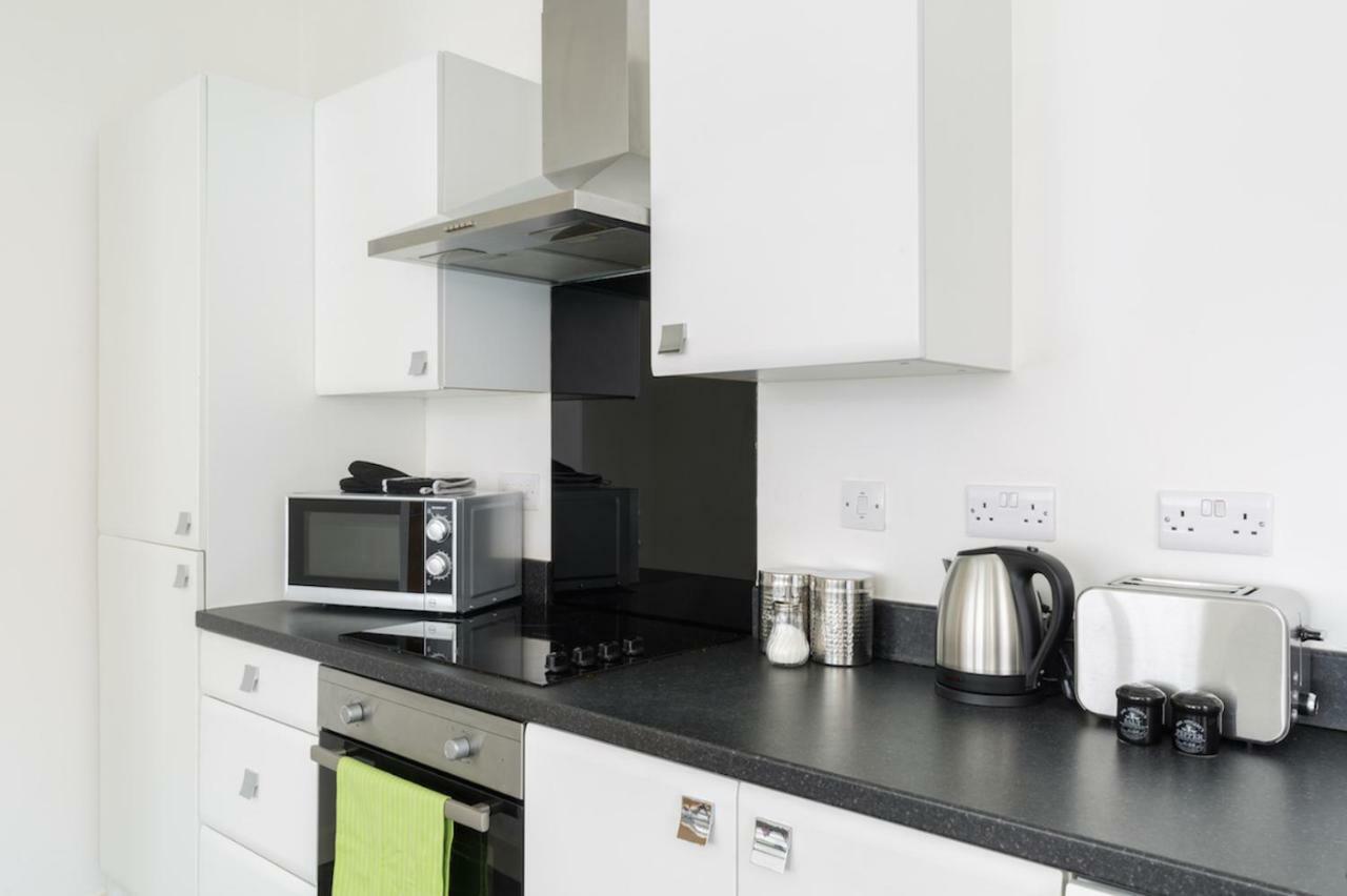J Quarter - Sleeps 5 Long Term & Families Comfortably, 4 Beds, 2 Bathrooms Birmingham Ngoại thất bức ảnh